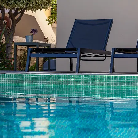 Lägenhetshotell Creta Elena 2*